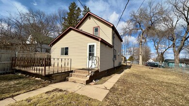 313 9th St SW, Chisholm, MN 55719 - photo 2