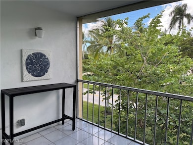 900 8th Ave S unit 305, Naples, FL 34102 - photo 6