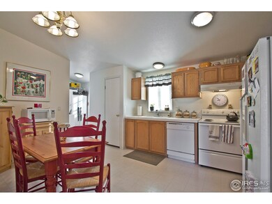 EAT IN KITCHEN