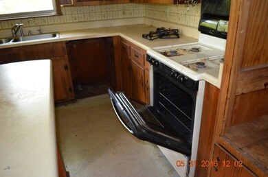 4040 Bloomfield Dr, Macon, GA 31206 - photo 3