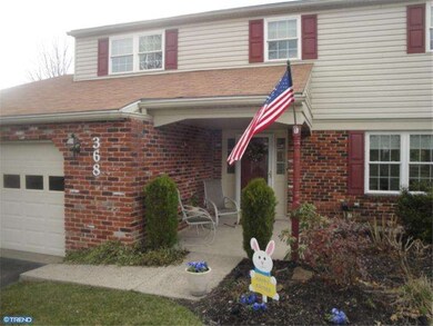368 Roanoke Cir, Norristown, PA 19403 - photo 2