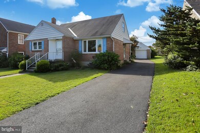 2546 Garfield Ave, Reading, PA 19609 - photo 2