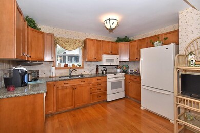 15 Warren Ave, Cumberland, RI 02864 - photo 4