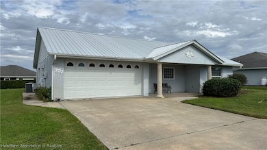 332 W Peabody Cir, Avon Park, FL 33825 - photo 3