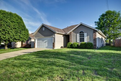 887 S Hickory Ln-3