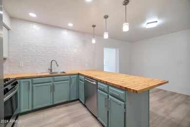 8114 N 11th Place, Phoenix, AZ 85020 - photo 6