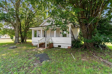 114 Henry McGill St, Marion, SC 29571 - photo 3