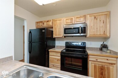 13-Kitchen 20200811-DW-7338
