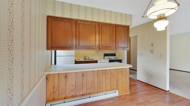 82 Twin Oaks Terrace, South Burlington, VT 05403 - photo 7