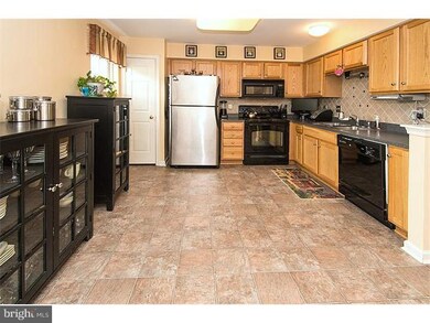 40 N Savanna Dr, Pottstown, PA 19465 - photo 6