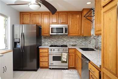 9402 Via Yolanda, Burbank, CA 91504 - photo 3