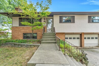 1387 Redwood Ct, Columbus, OH 43229 - photo 2