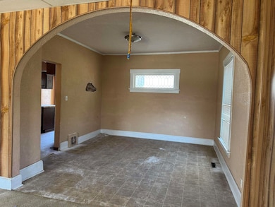 11 2nd St NW, Oelwein, IA 50662 - photo 3