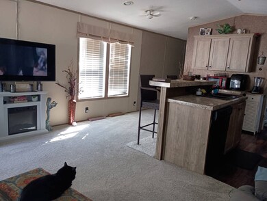 12660 Claremont Cir unit 82, Del Valle, TX 78617 - photo 7