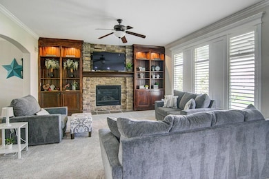 16324 S Locust St, Olathe, KS 66062 - photo 2