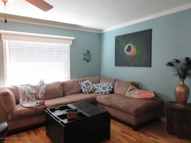 Living Room W/Ceiling Fan