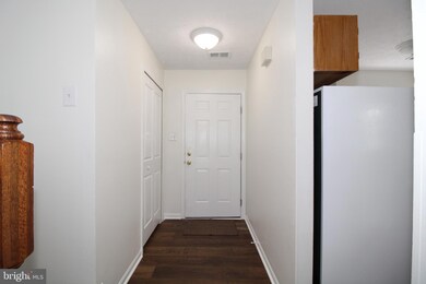 11200 Robins Glenn Dr, Hagerstown, MD 21742 - photo 2