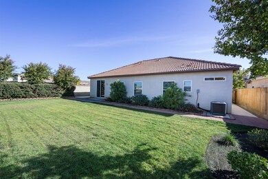 3131 N Mcarthur Ave, Fresno, CA 93727 - photo 3