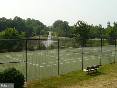 4128 Churchman Way unit 327, Woodbridge, VA 22192 - photo 4