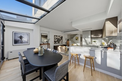 650 E 6th St unit TH, New York, NY 10009 - photo 4