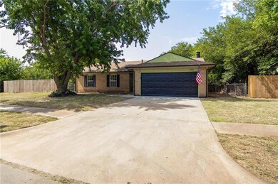 1516 NE 5th St, Moore, OK 73160 - photo 2