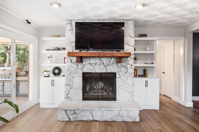 848 Timberhill Dr, Hurst, TX 76053 - photo 7