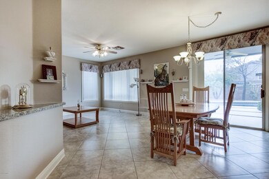 3341 E Lexington Ct-12