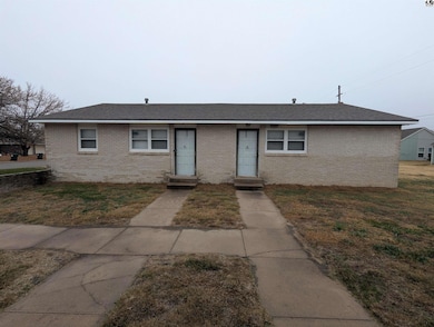 3500 Ridgewood Dr, Hutchinson, KS 67502 - photo 2