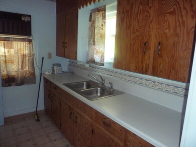 715 4th Ave SE, Jamestown, ND 58401 - photo 4