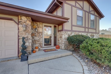 10939 W Coronado Ct, Franklin, WI 53132 - photo 4