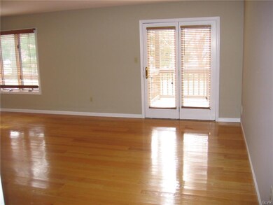 443 Vera Cir unit F, Bethlehem, PA 18017 - photo 2