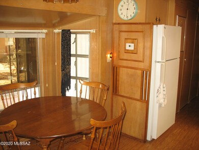 5457 Lazy Heart Dining