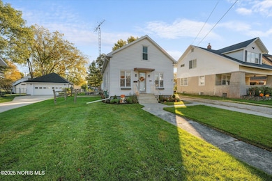 116 N Maple St, Oak Harbor, OH 43449 - photo 2