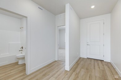 11257 Aspen Hill Dr, Caldwell, ID 83605 - photo 4