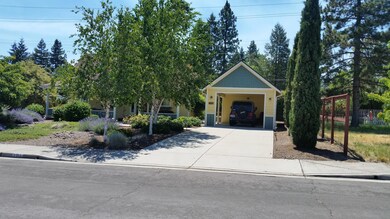 2312 Parkhill Place, Medford, OR 97504 - photo 4