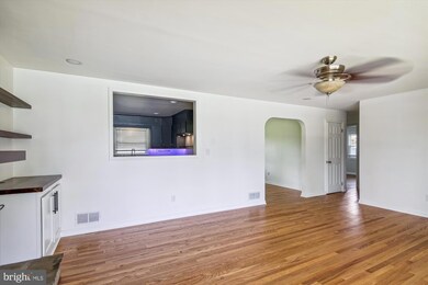 711 Greentree Rd, Linthicum Heights, MD 21090 - photo 4