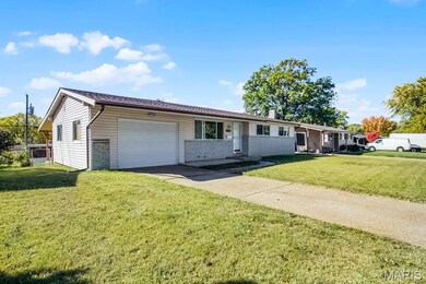 1520 Tahoe Dr, Florissant, MO 63031 - photo 2