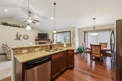 140 S 82nd St, West Des Moines, IA 50266 - photo 6