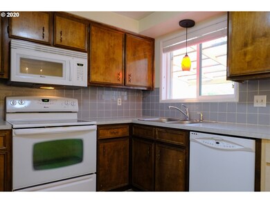 3747 Keeler Ave, Eugene, OR 97401 - photo 5