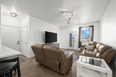 19303 E College Dr unit 207, Aurora, CO 80013 - photo 2