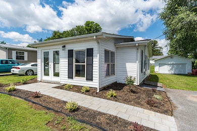 2227 E Fairview Ave, Johnson City, TN 37601 - photo 3