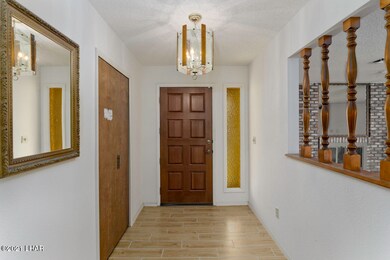 2525 Demaret Dr-12