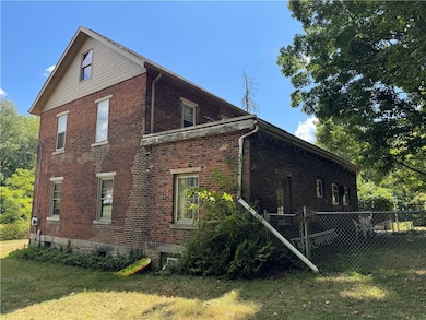 828 Brownhome Rd, New Castle, PA 16101 - photo 5