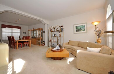 10 Wildflower Ct, Manalapan, NJ 07726 - photo 5