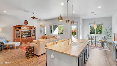 Living & Kitchen Island