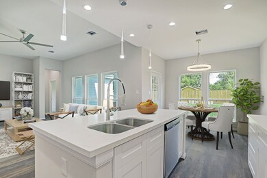 8207 James Franklin St, Houston, TX 77088 - photo 3