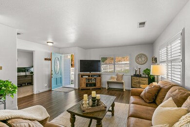 16-web-or-mls-Upmarketmedia_165Oli-14