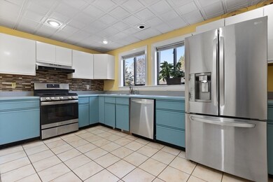 577 Elm St, Mansfield, MA 02048 - photo 3