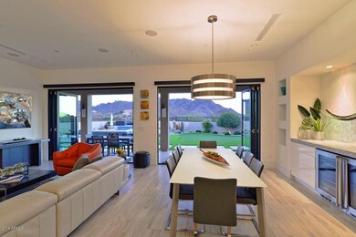 BREAKFAST ROOM