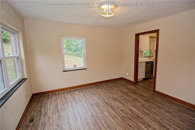 106 Walnut St, Dunbar, WV 25064 - photo 7